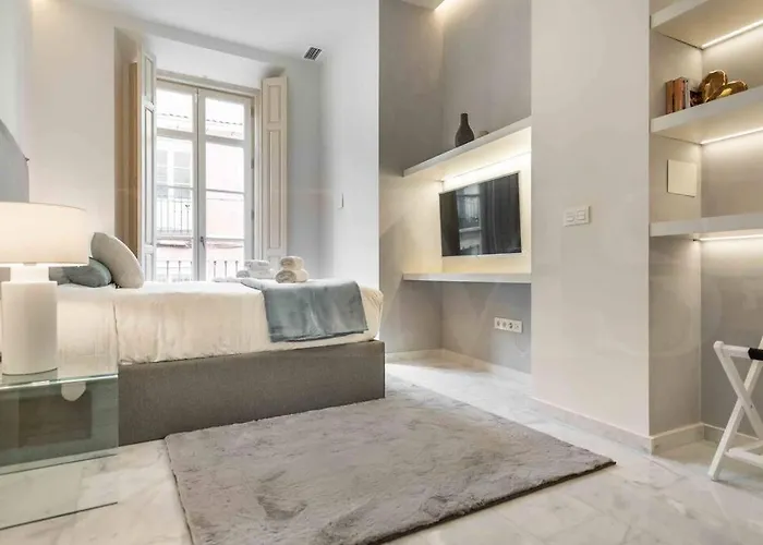 Luxurious In Center With Parking By Rems