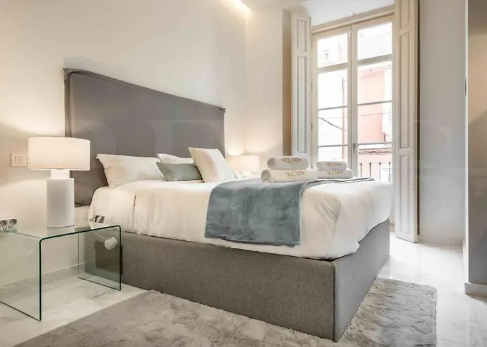 Luxurious In Center With Parking By Rems Apartment *