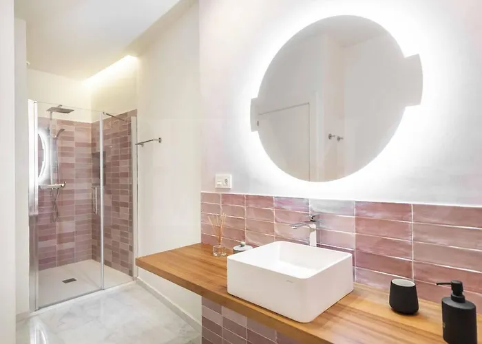 Luxurious In Center With Parking By Rems