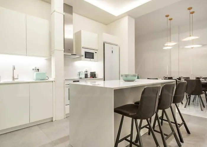 Apartment Luxurious In Center With Parking By Rems *