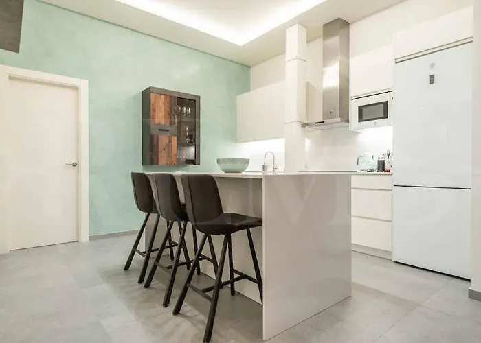 Luxurious In Center With Parking By Rems