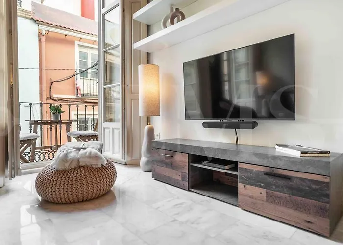Luxurious In Center With Parking By Rems Apartment