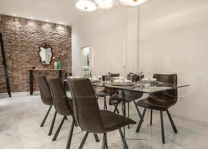 Luxurious In Center With Parking By Rems Málaga