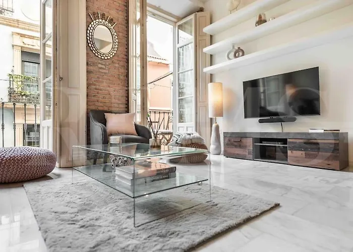 Luxurious In Center With Parking By Rems