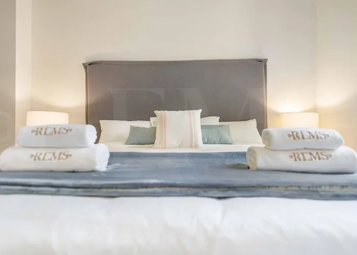 Luxurious In Center With Parking By Rems Apartment Málaga