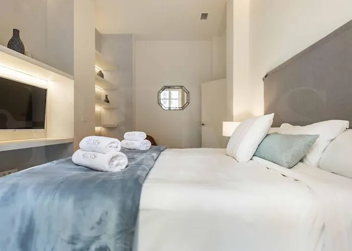 Apartment Luxurious In Center With Parking By Rems *