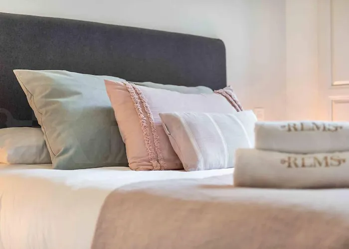 Luxurious In Center With Parking By Rems * Málaga